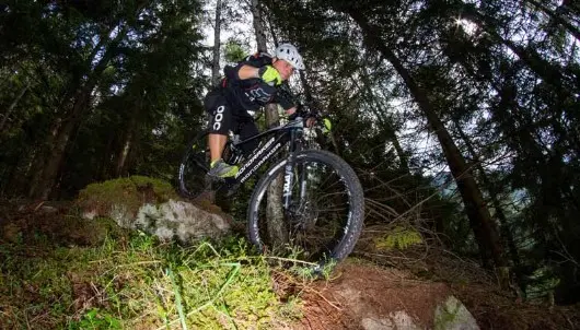 Single track black Single track black